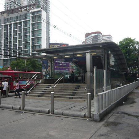 The Atrium Ratchada 13 Aparthotel Bangkok Exterior photo
