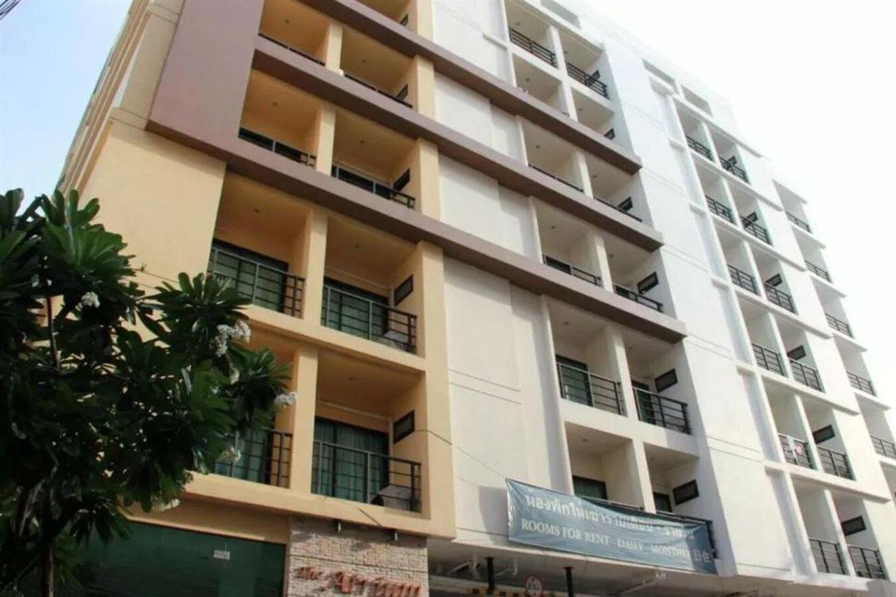 The Atrium Ratchada 13 Aparthotel Bangkok Exterior photo