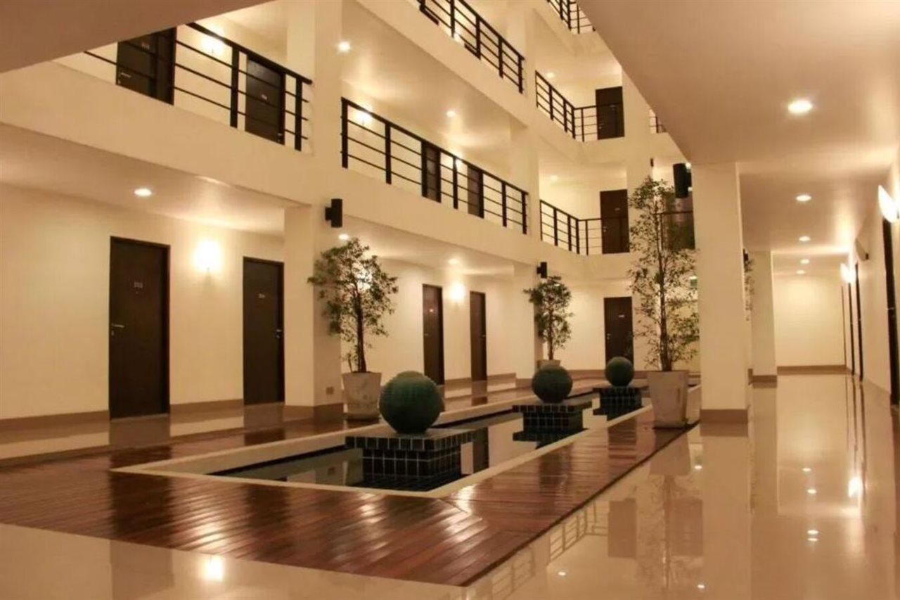 The Atrium Ratchada 13 Aparthotel Bangkok Exterior photo