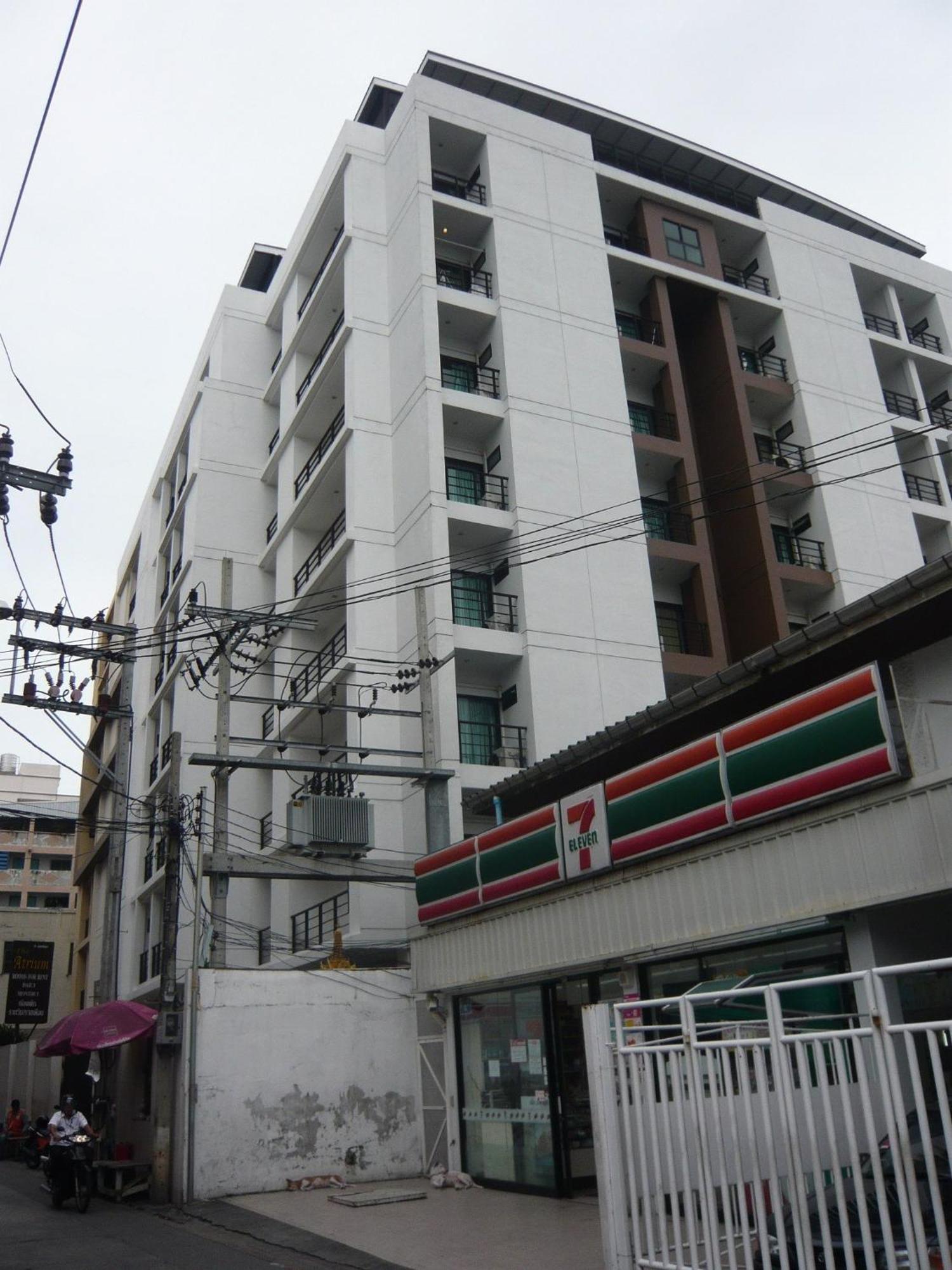 The Atrium Ratchada 13 Aparthotel Bangkok Exterior photo