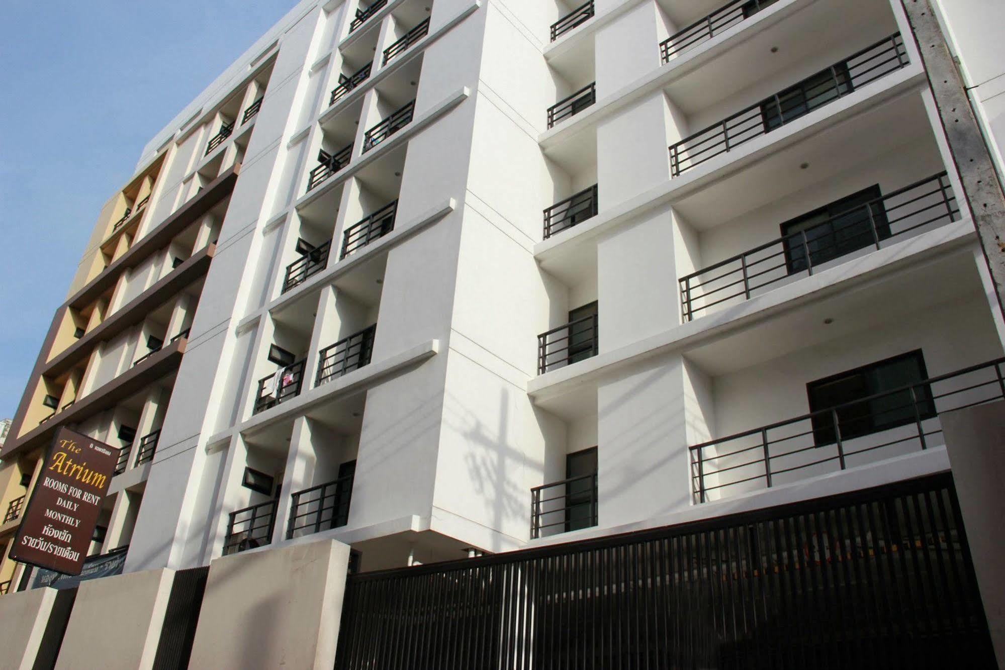 The Atrium Ratchada 13 Aparthotel Bangkok Exterior photo